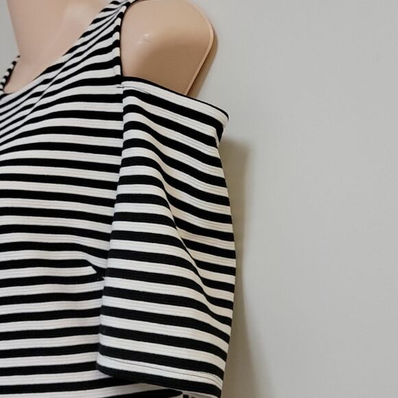 H&M Striped Cold Shoulder Dress Size M - Picture 6 of 11